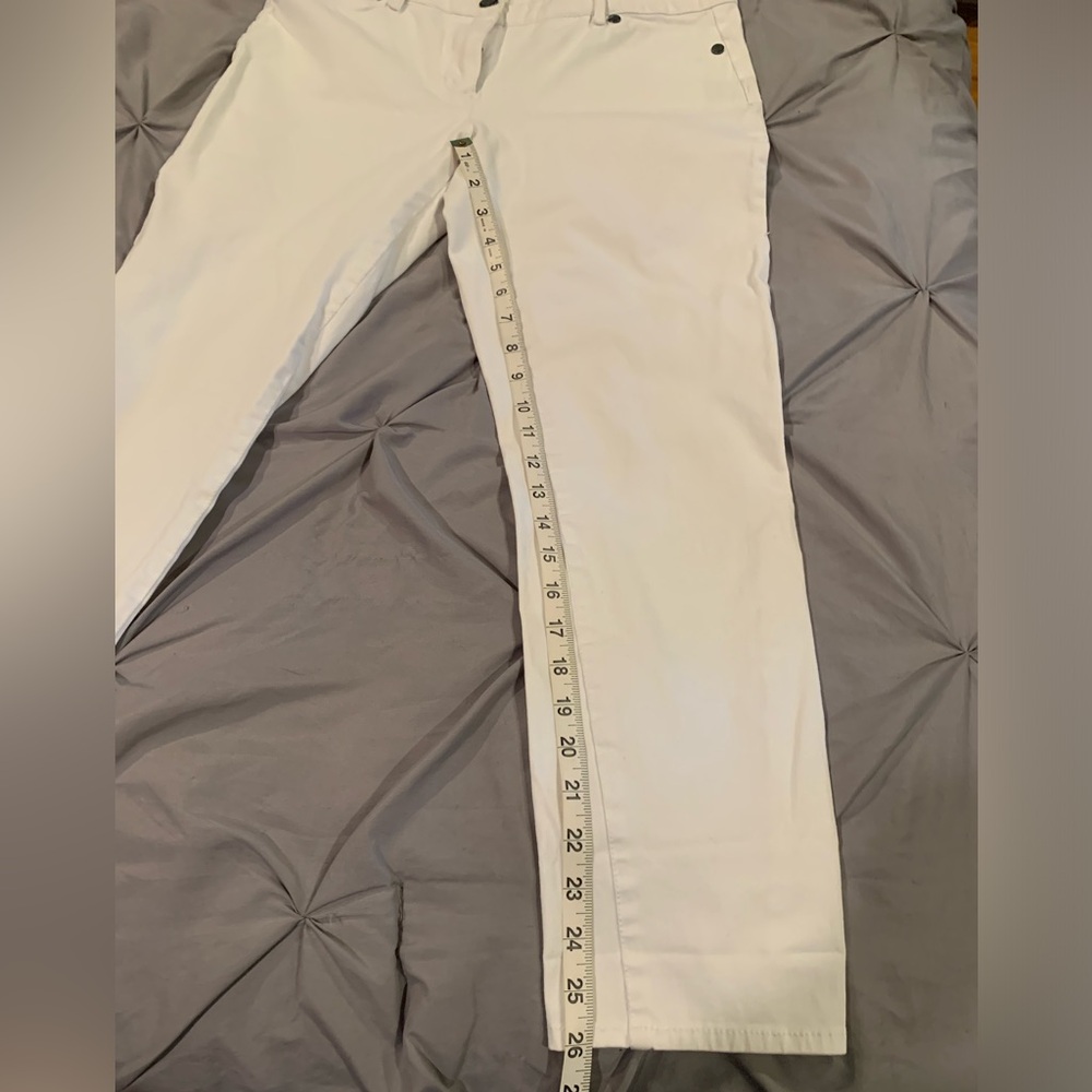 Vince Camuto White Denim Jeans in Sz 10 - Picture 9 of 11